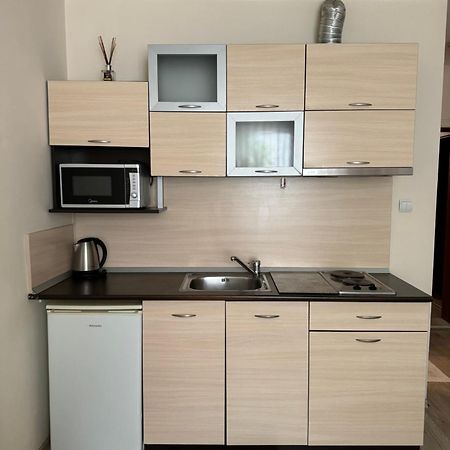 נסבר Hotel Topalovi מראה חיצוני תמונה