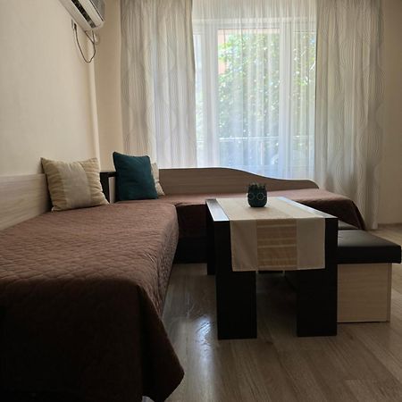 נסבר Hotel Topalovi מראה חיצוני תמונה