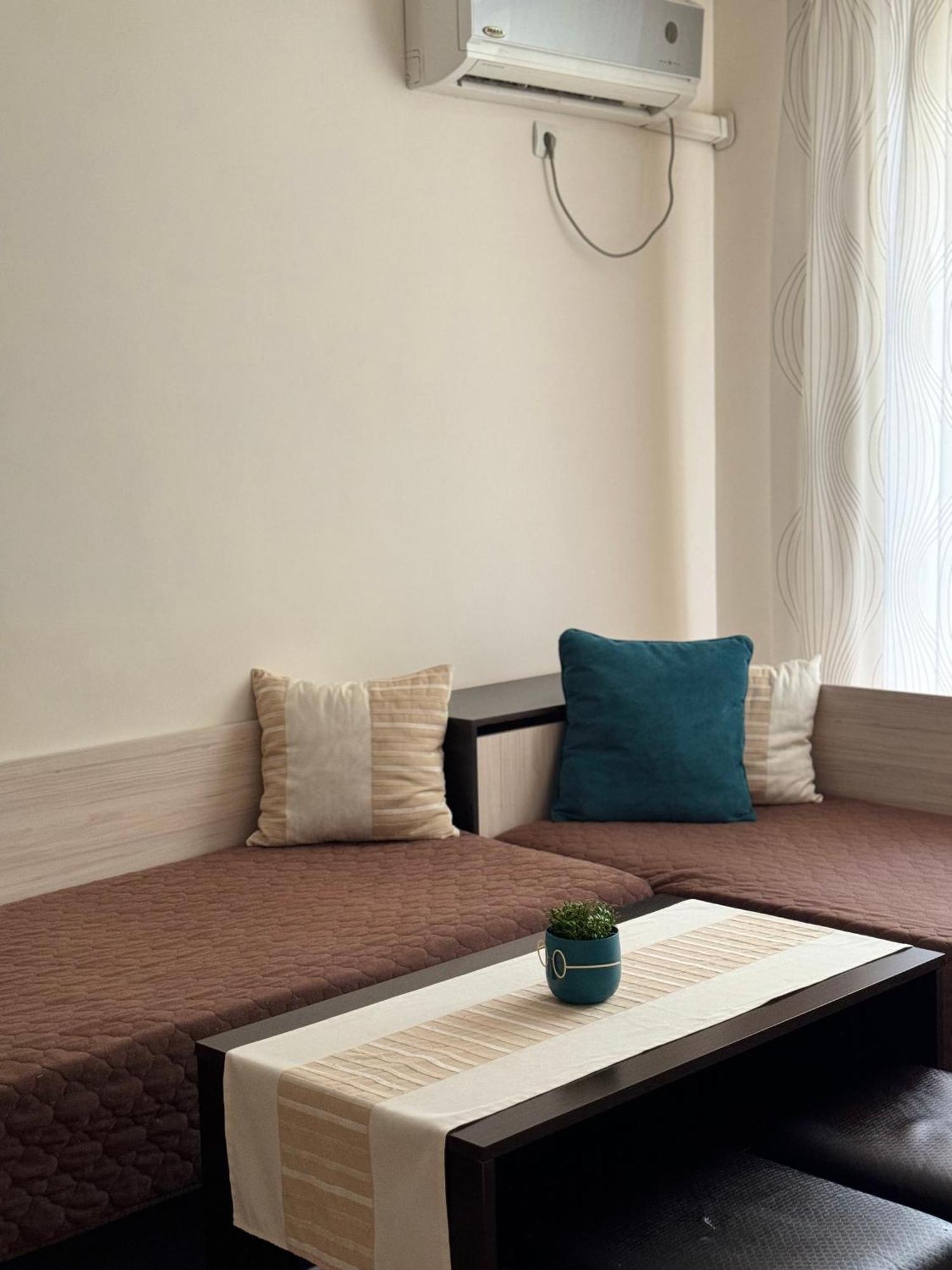 נסבר Hotel Topalovi מראה חיצוני תמונה