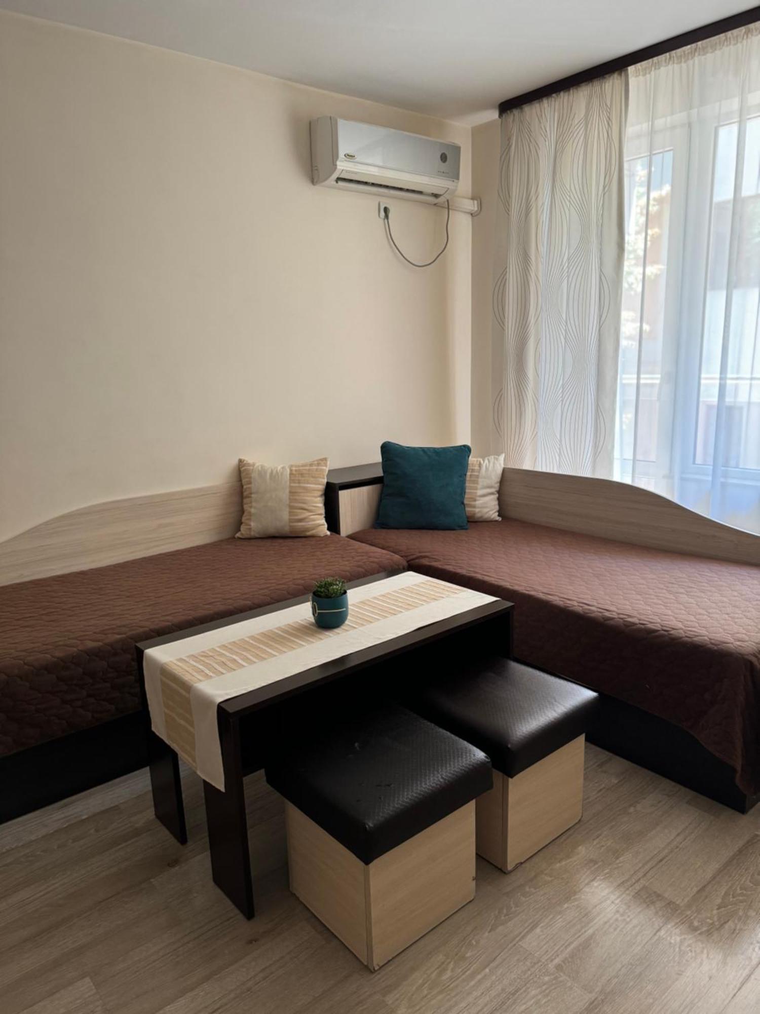 נסבר Hotel Topalovi מראה חיצוני תמונה