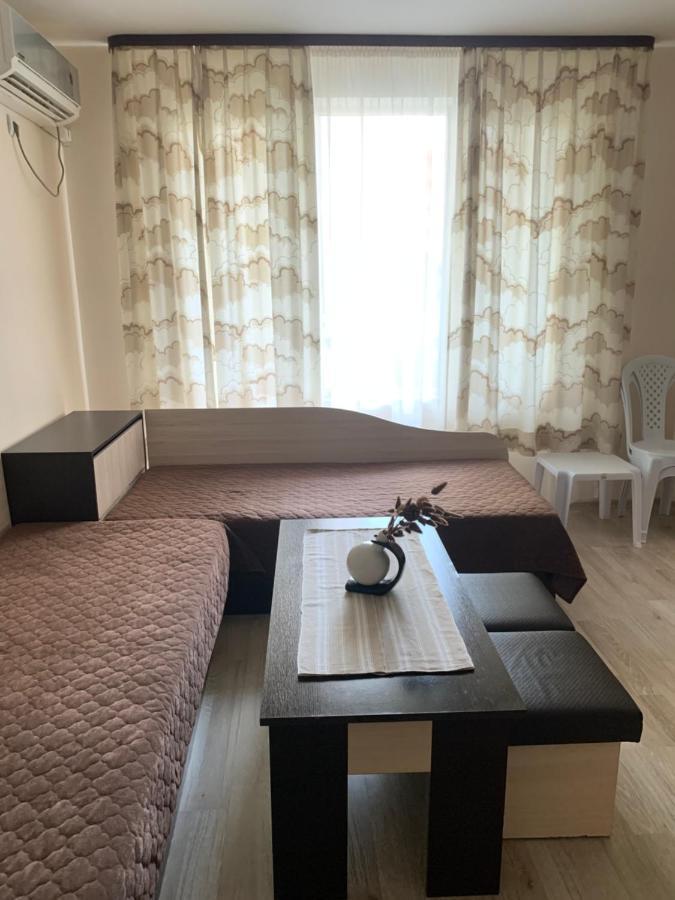 נסבר Hotel Topalovi מראה חיצוני תמונה