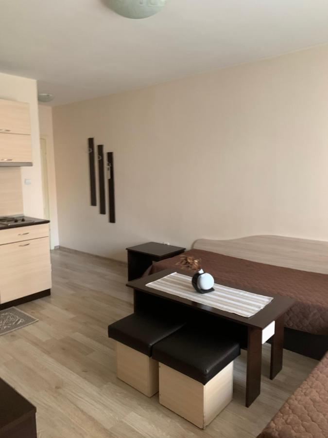 נסבר Hotel Topalovi מראה חיצוני תמונה